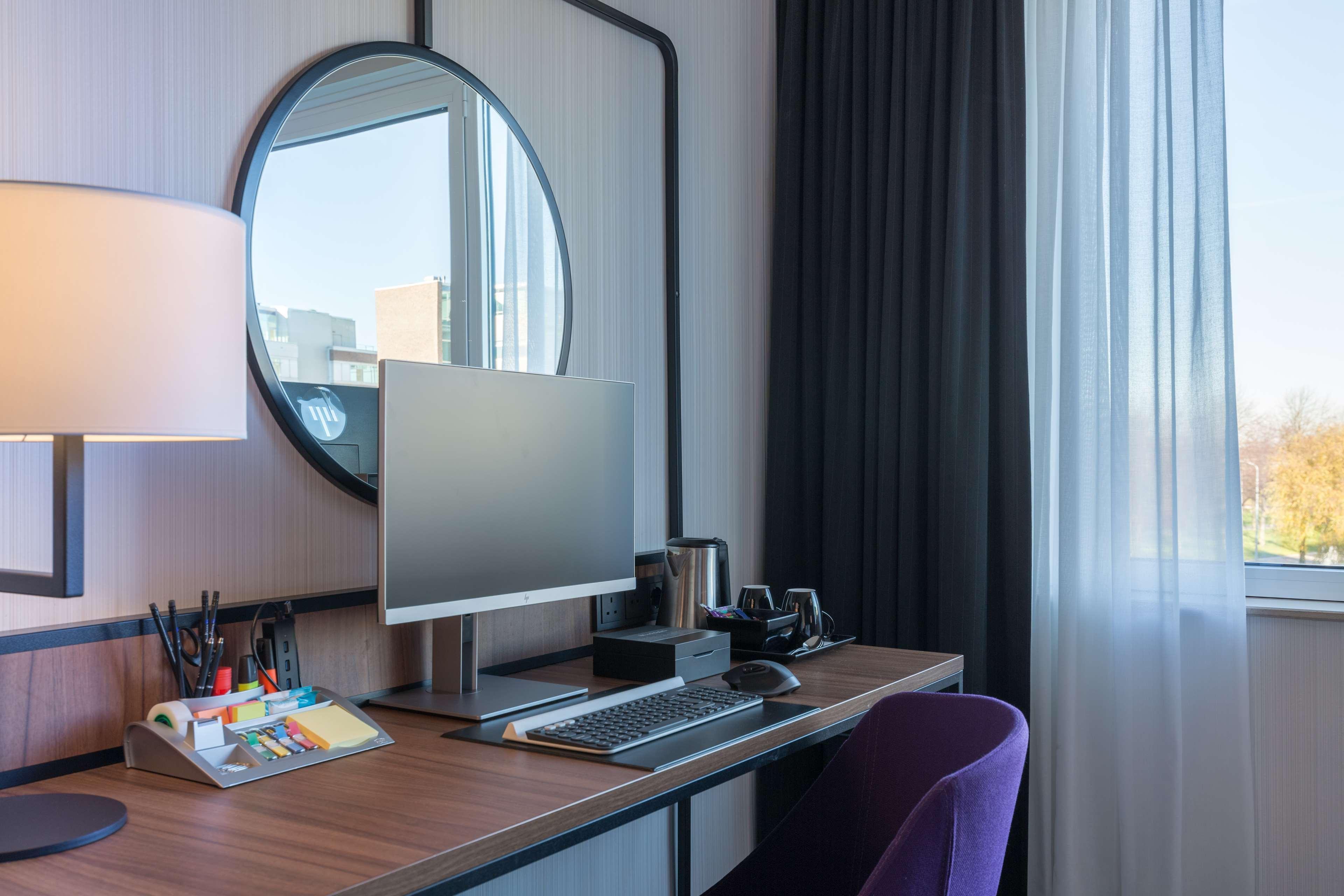 โรงแรมเรดิสัน บลู อัมสเตอร์ดัมแอร์พอร์ต Amsterdam Airport Schiphol ภายนอก รูปภาพ