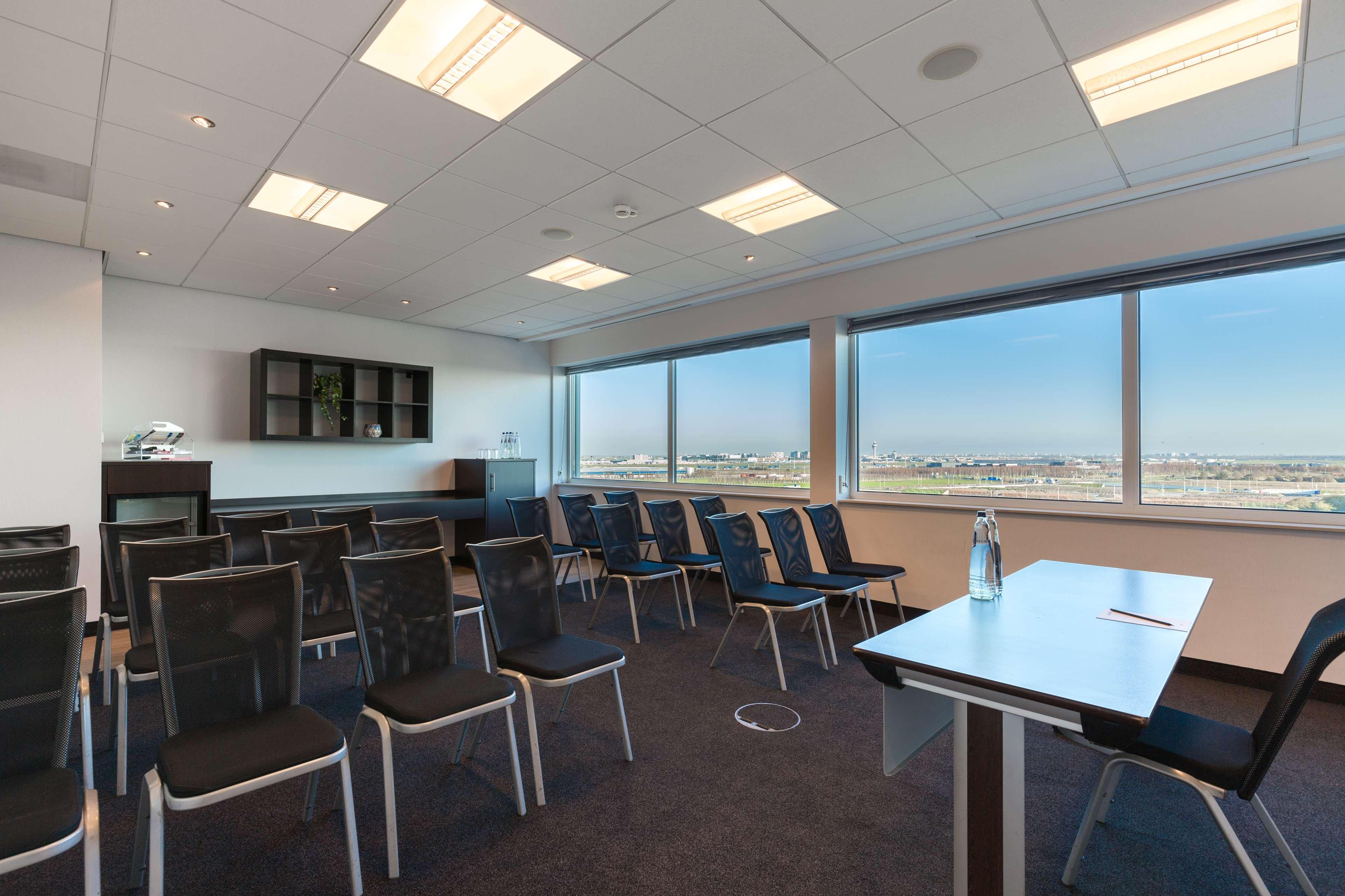โรงแรมเรดิสัน บลู อัมสเตอร์ดัมแอร์พอร์ต Amsterdam Airport Schiphol ภายนอก รูปภาพ